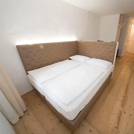 Sir Thomas Bed And Bed & Breakfast 2*